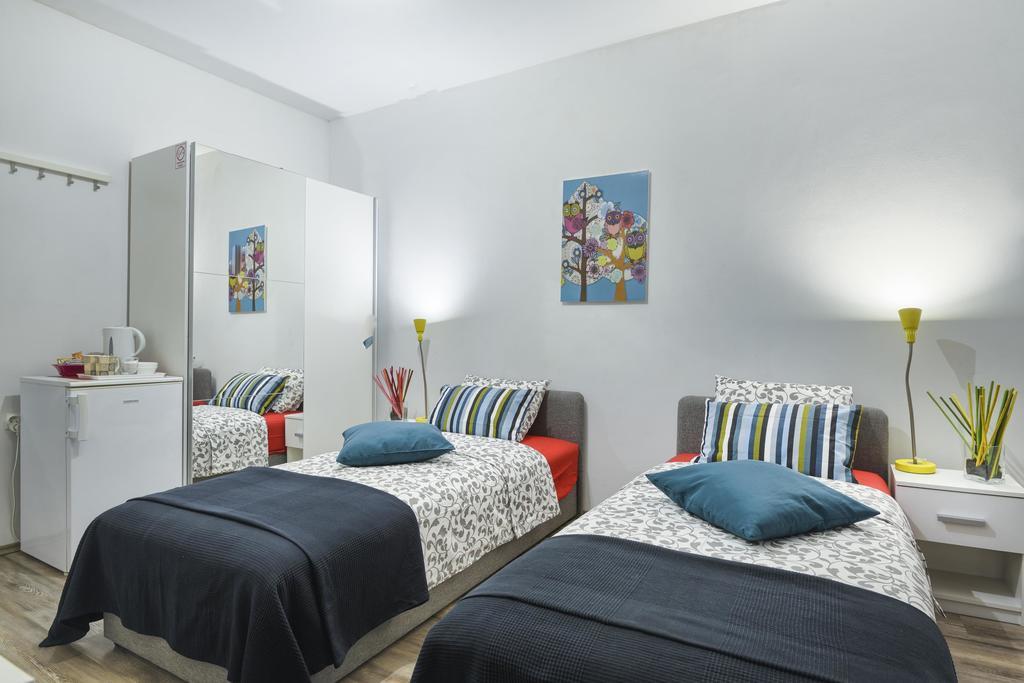 Top Center Rooms & Studio