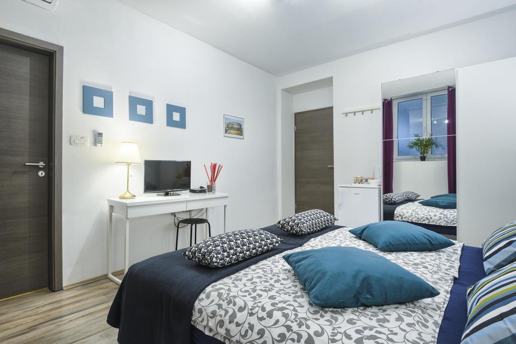 Top Center Rooms & Studio 3* Pula